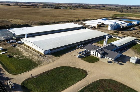 Estrutura de aço pré-fabricada Edifício de oficina de arranha-céus para competição padrão AiSi