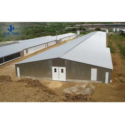 Porta de rolos Estrutura de aço pré-fabricada Casa de vaca para aves de capoeira Barracão comercial