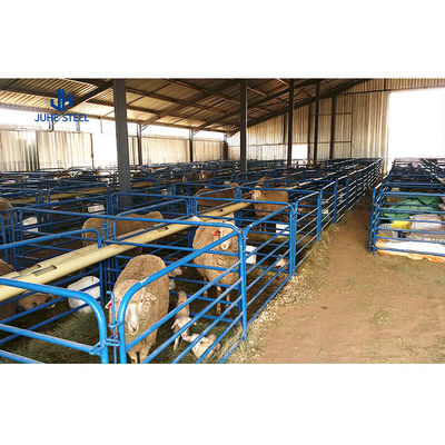 Cachoeiras de aço e metal Casas de vacas e porcos Prefabricadas Casas de aves de capoeira Construção de portas de rolos